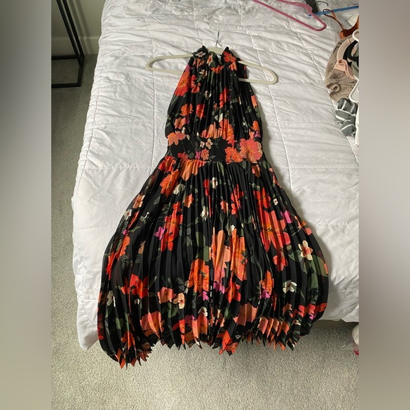 Vici dress - Picture 2 of 4